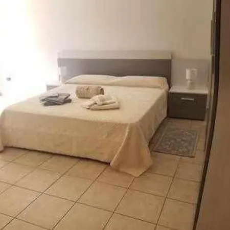 Open Space Con Parcheggio Privato Palau