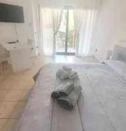 Open Space Con Parcheggio Privato Appartamento *