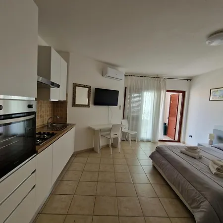 Apartamento Open Space Con Parcheggio Privato Coperto