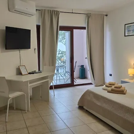 Open Space Con Parcheggio Privato Coperto Appartement