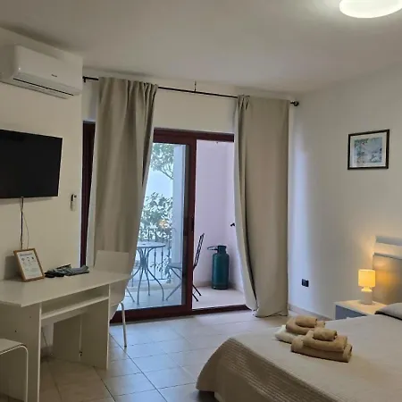 Open Space Con Parcheggio Privato Coperto דירה פאלאו